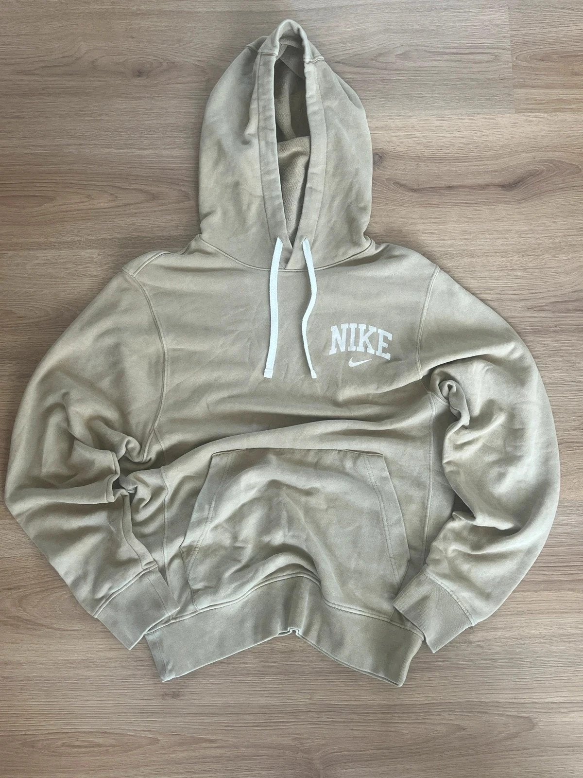 Vintage Nike Hoodie with front logo, Kleding | Heren, Maat 48/50 (M), Beige, Nike, Nieuw