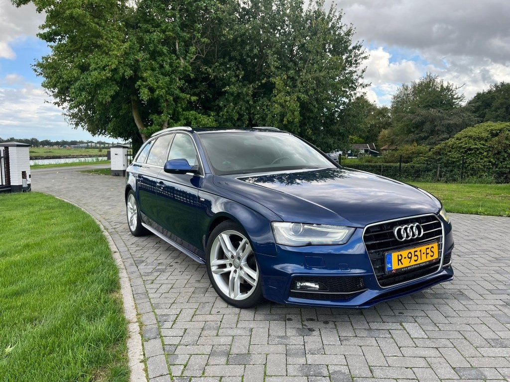 Audi A4 2.0 TDI 110KW Avant Multitr. 2013 Blauw, Auto's, Zwart, 4 cilinders, Blauw, Stationwagon