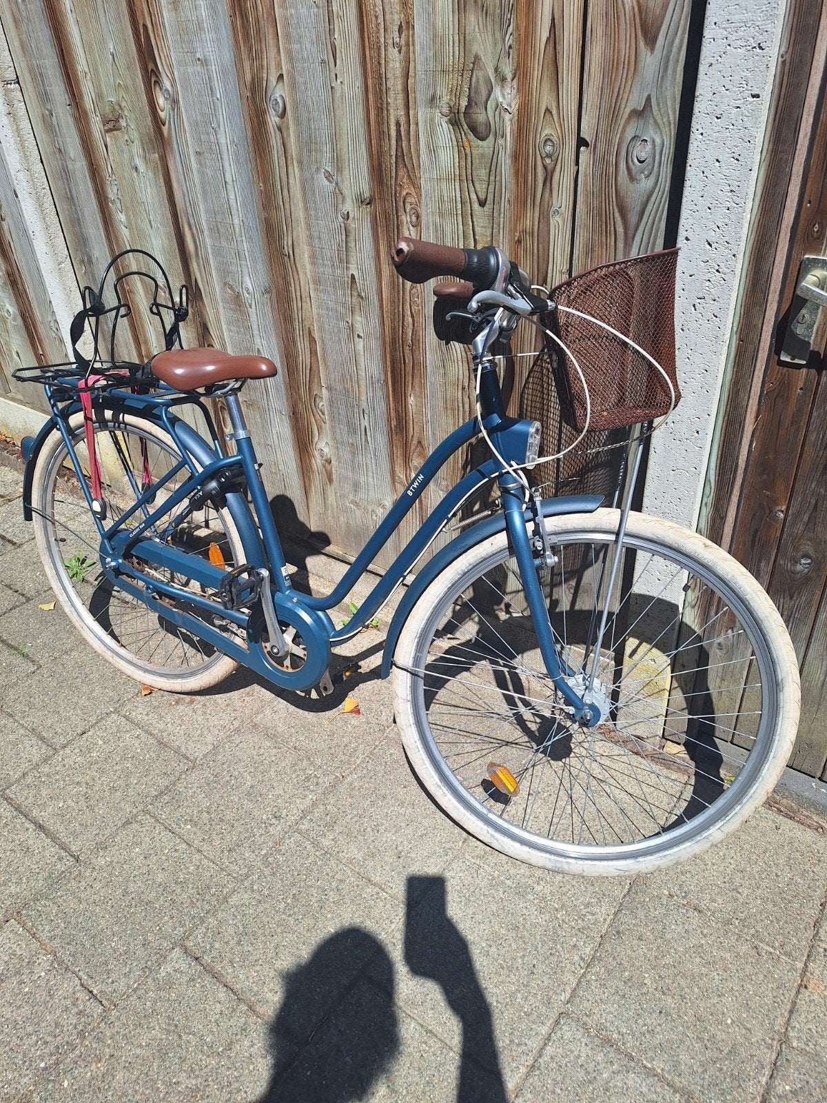 Damesfiets met mandje en bagagedrager, Fietsen en Brommers, Fietsen | Dames | Damesfietsen, Gebruikt, Velgrem, Versnellingen, 50 tot 53 cm