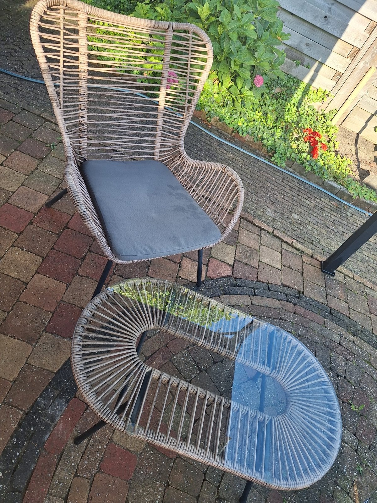 Wicker tuinstoel met bijzettafel, Tuin en Terras, Ophalen of Verzenden, Zo goed als nieuw, Loungeset, Wicker