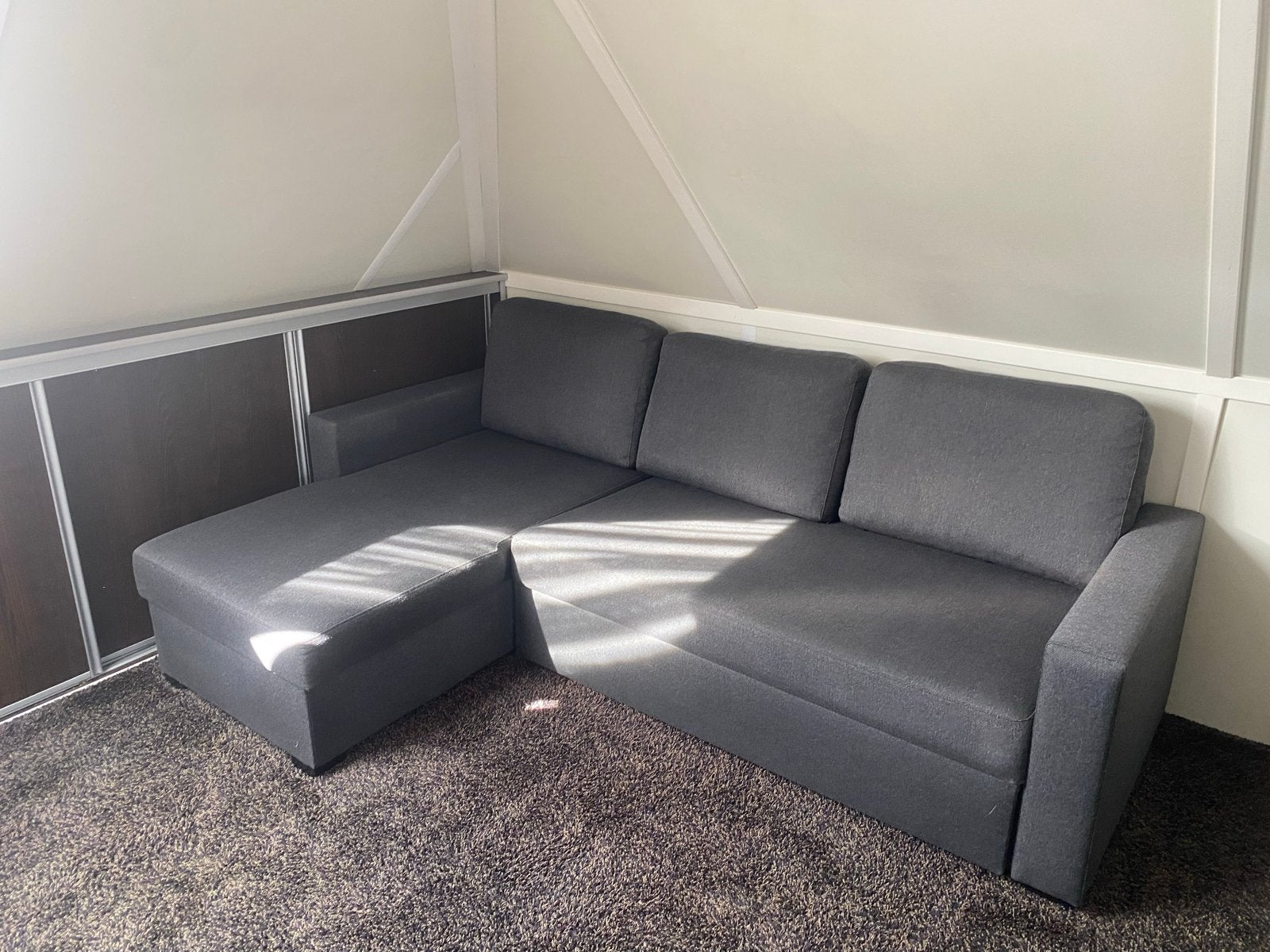 Grijze slaapbank met opbergruimte, 230x145 cm, Ophalen, Gebruikt, 125 tot 150 cm, Driepersoons