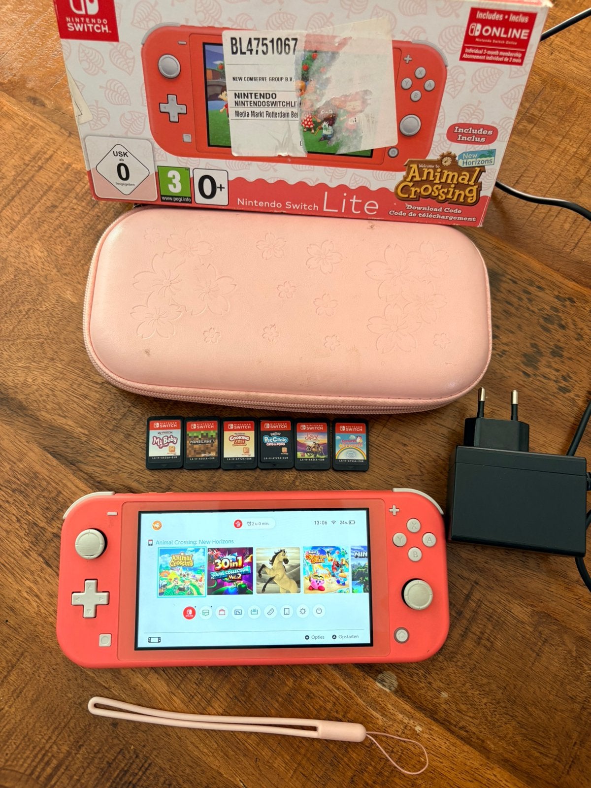 Nintendo Switch Lite Coral, Ophalen of Verzenden, Roze of Coral, Zo goed als nieuw