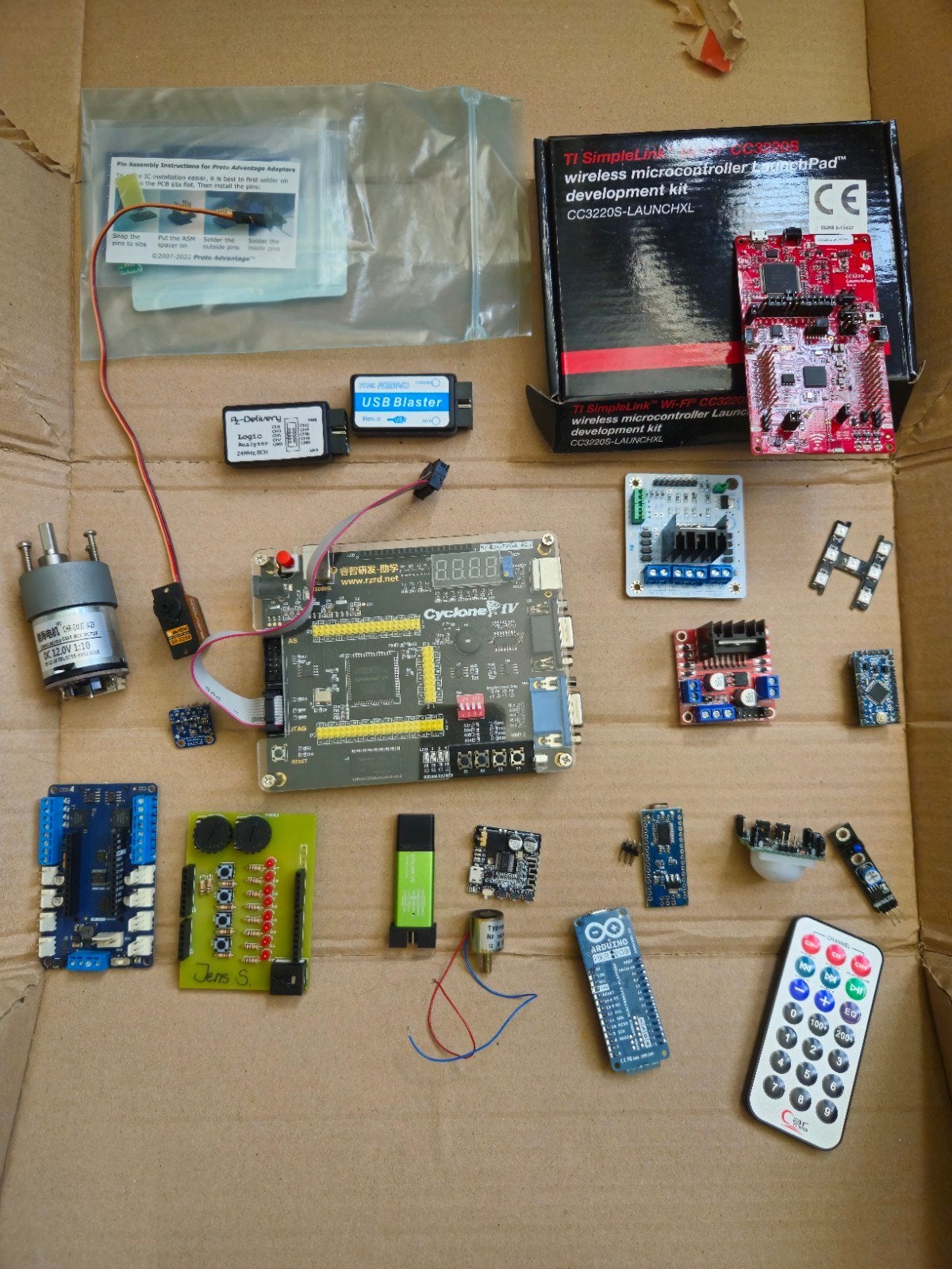 Bijna gratis. Grote partij elektronica componenten, Hobby en Vrije tijd, Elektronica-componenten, Ophalen of Verzenden, Zo goed als nieuw