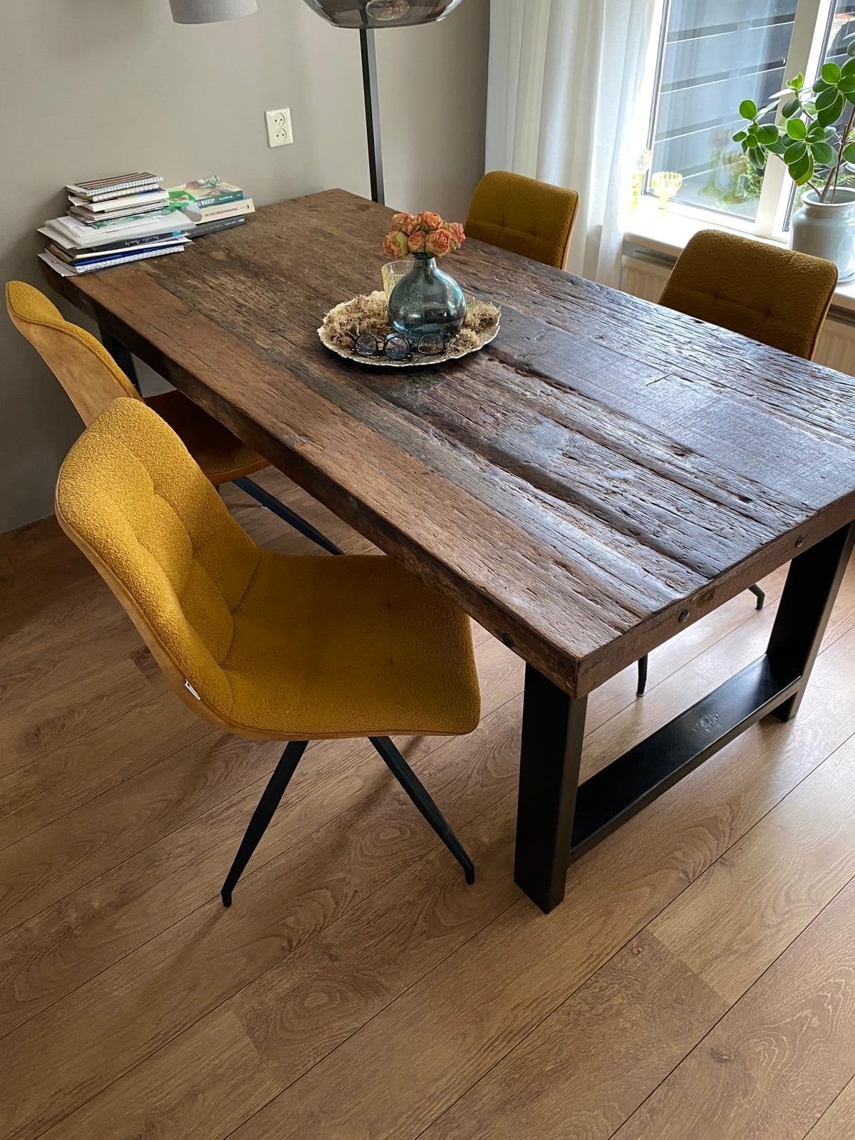 4 Movani eetkamerstoelen in warm geel, Huis en Inrichting, Stoelen, Gebruikt, Overige kleuren, Ophalen of Verzenden, Vier