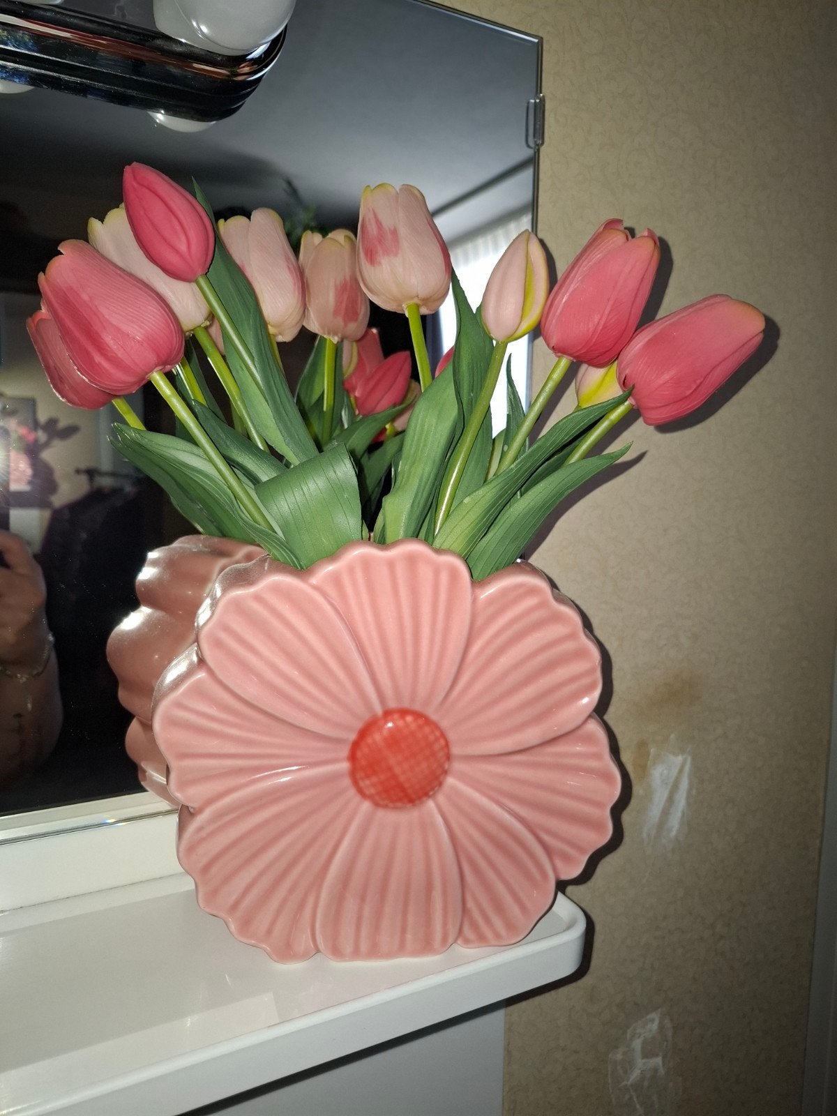 vaas met kunsttulpen, Ophalen, Nieuw