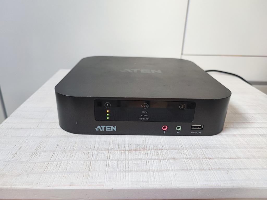 Te koop: ATEN CS1942 – 2‑Port Mini DisplayPort Dual‑View KVM, Computers en Software, Overige Computers en Software, Ophalen of Verzenden