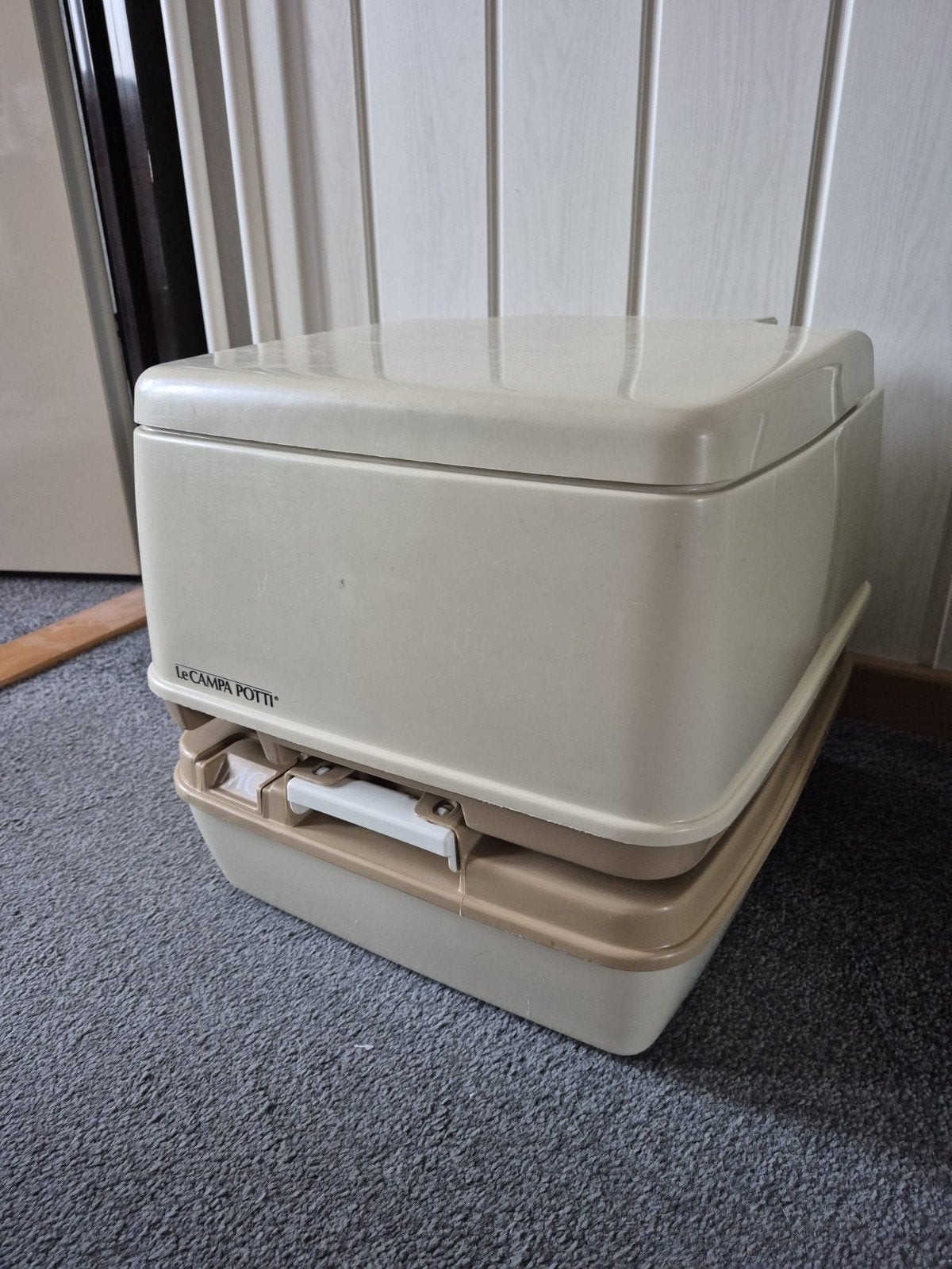Draagbaar Camping Toilet - Beige Porta Potti, Caravans en Kamperen, Caravan accessoires, Ophalen
