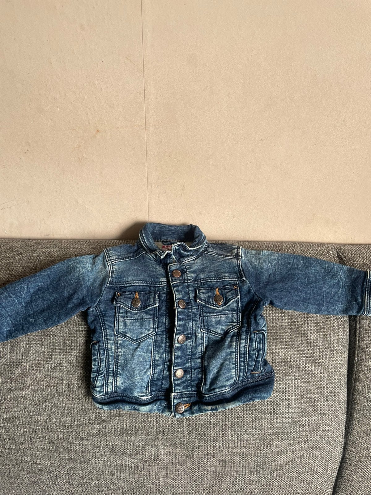 baby spijkerjasje maat 74, Ophalen of Verzenden, Zo goed als nieuw, Meisje, Jasje