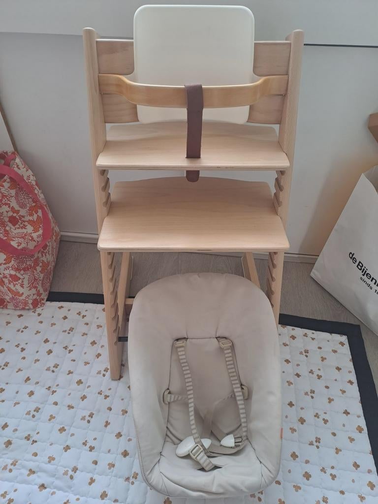 Stokke Tripp Trapp kinderstoel naturel hout complete set, Kinderen en Baby's, Kinderstoelen, Ophalen, Zo goed als nieuw, Meegroeistoel