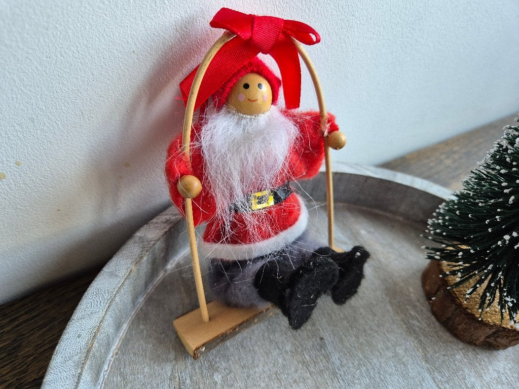 Vintage kerstman op schommel, Diversen, Kerst, Gebruikt, *, Ophalen of Verzenden, **