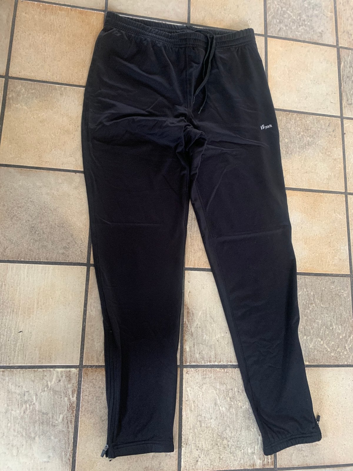 Zwarte hardloopbroek, Ophalen of Verzenden, Zo goed als nieuw, Maat 56/58 (XL), Zwart