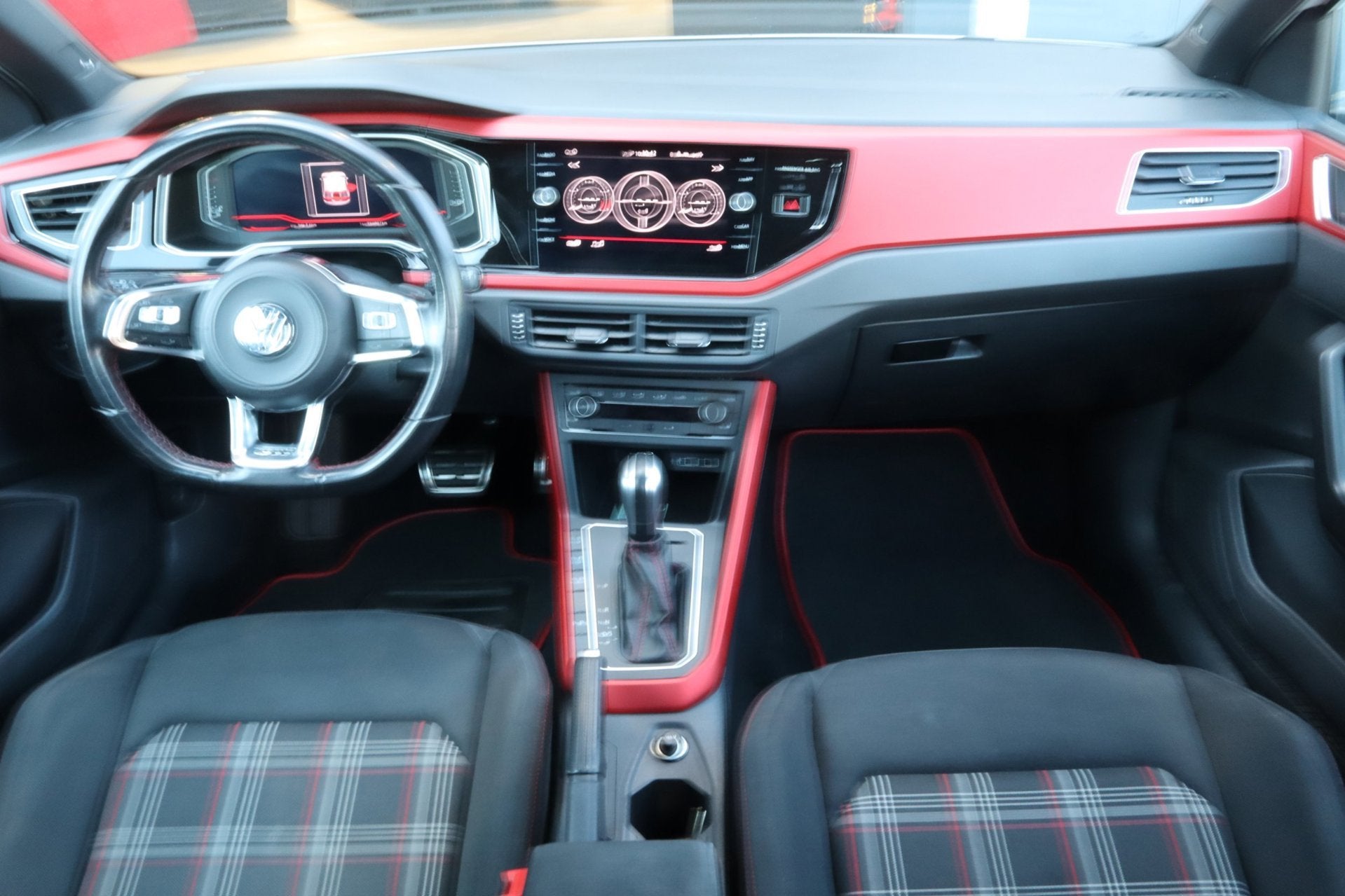 Volkswagen Polo 2.0 TSI GTI-Automaat-Clima-carplay, Gebruikt, Euro 6, 4 cilinders, 1984 cc