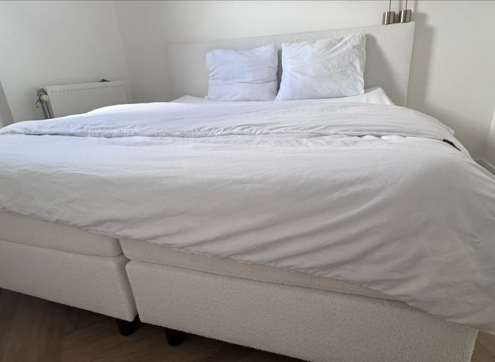 Boxspring 180x200 bouclé stof inclusief topper, Ophalen, Wit, Tweepersoons, Zo goed als nieuw