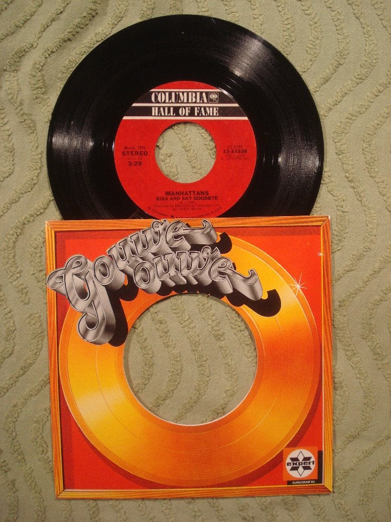 The Manhattans 7" Vinyl Single: ‘Kiss and say goodbye’ (USA), Ophalen of Verzenden, Zo goed als nieuw, 7 inch, R&B en Soul