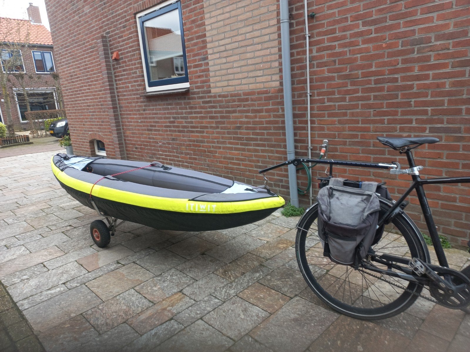 kajak  1 persoons  2 stuks + extra spullen, Ophalen, Opblaasbaar, Zo goed als nieuw, 1-persoons