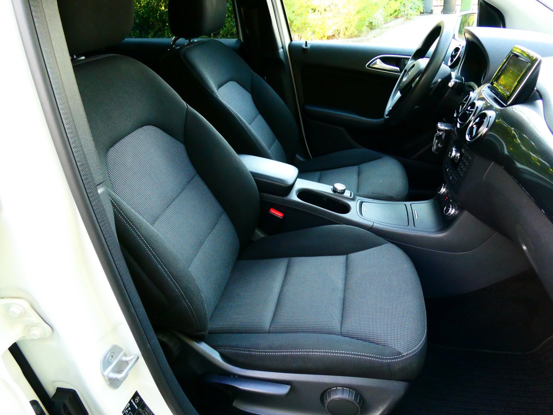 Mercedes-Benz B-klasse 180 Automaat 122pk Clima Cruise LED P, Euro 5, Gebruikt, 4 cilinders, 1595 cc