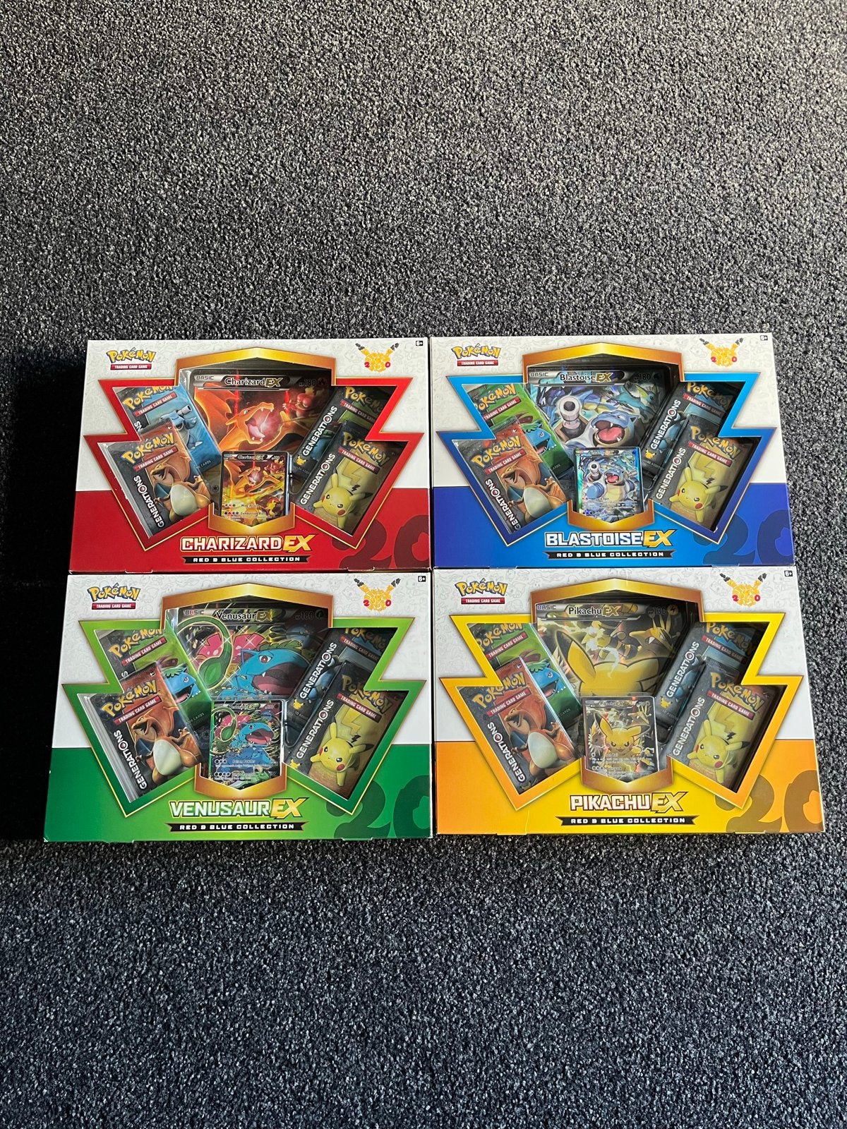 Pokémon Generations 20th Anniversary Red & Blue Collection, Ophalen of Verzenden, Nieuw, Overige typen, Foil
