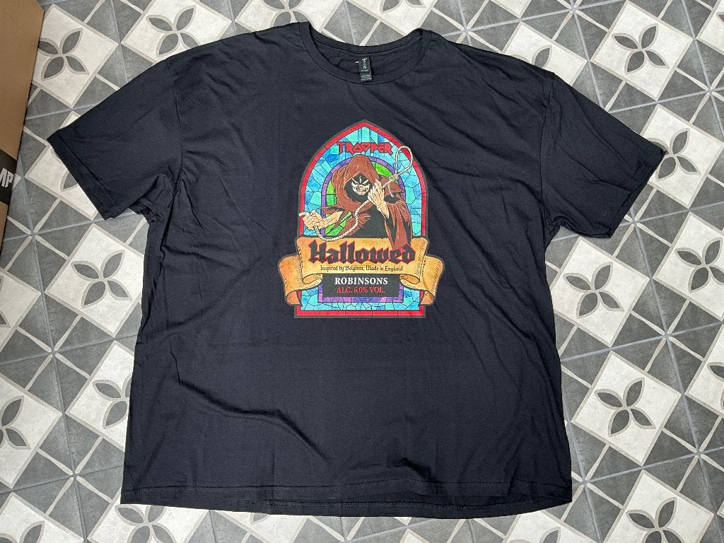 T-shirt zwart van Iron Maiden "Hallowed" Maat XXXXL, Nieuw, Ophalen of Verzenden, T-shirt zwart van Iron Maiden "Hallowed" Maat XXXXL