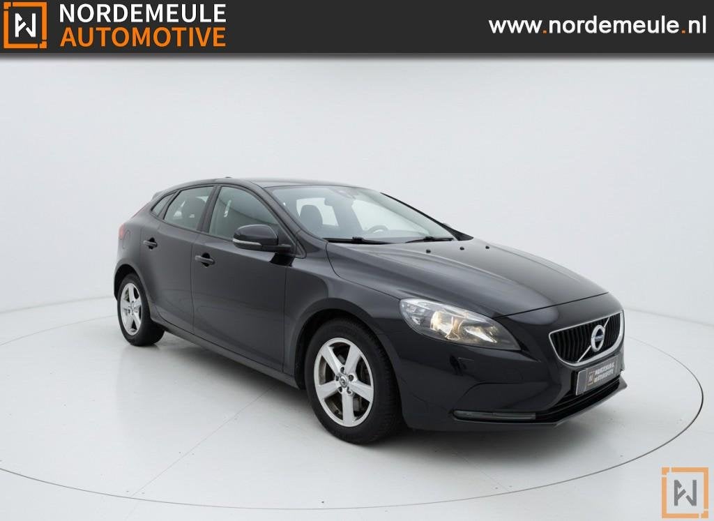 Volvo V40 2.0 D2 R-DESIGN, Navi, Cruise, Trekhaak, Auto's, Volvo, Gebruikt, Euro 6, 4 cilinders, Bedrijf