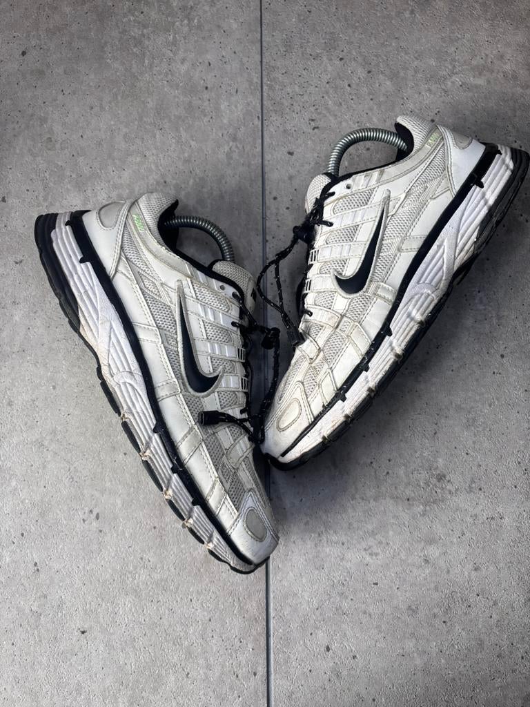 Nike P-6000 Wit Zwart 40.5, Kleding | Dames, Schoenen, Ophalen of Verzenden, Zo goed als nieuw, Wit, Sneakers of Gympen