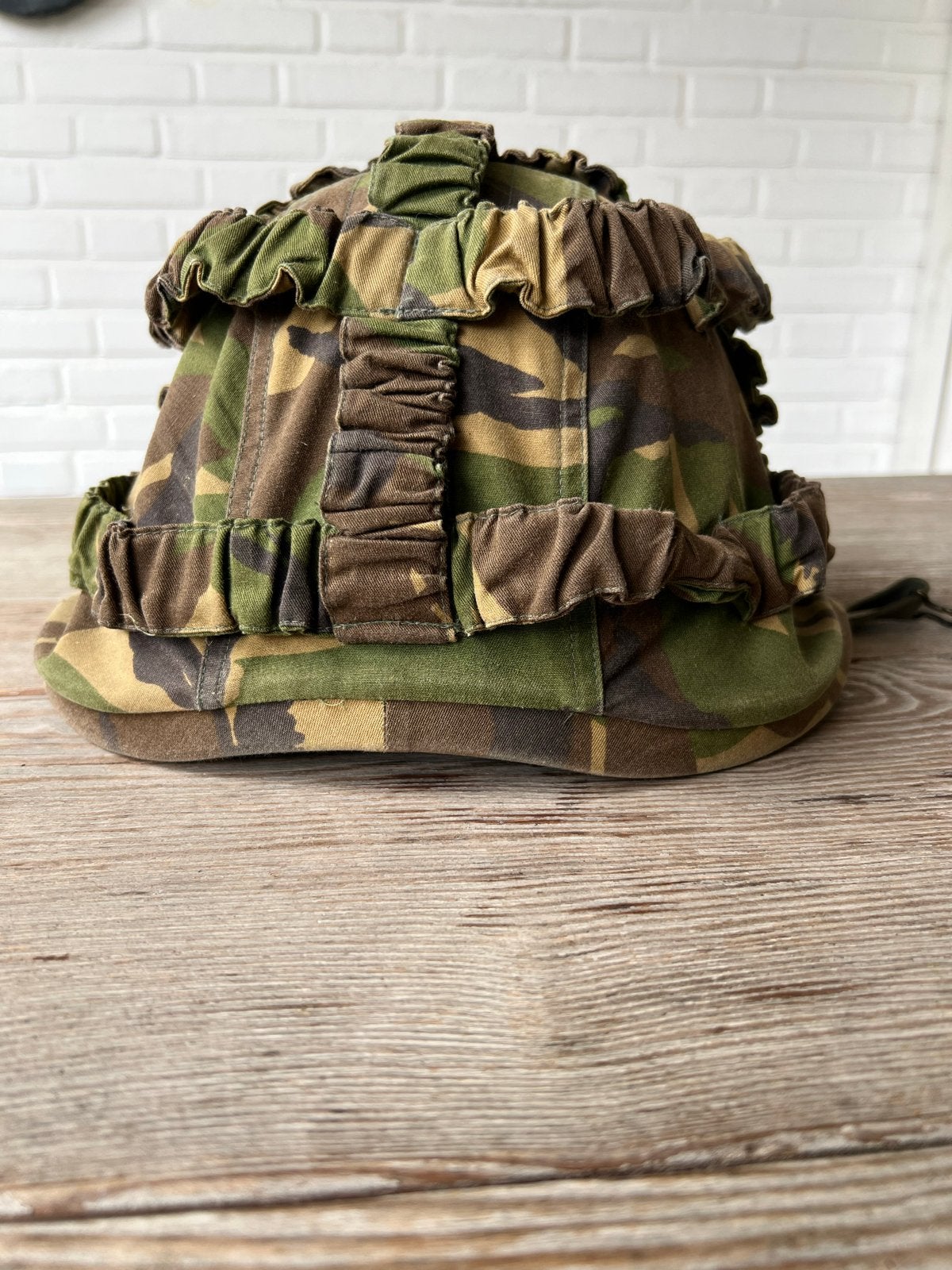 Nederlands Leger Helm M95 met Camouflage Hoes, Verzamelen, Ophalen of Verzenden, Landmacht, Nederland, Helm of Baret