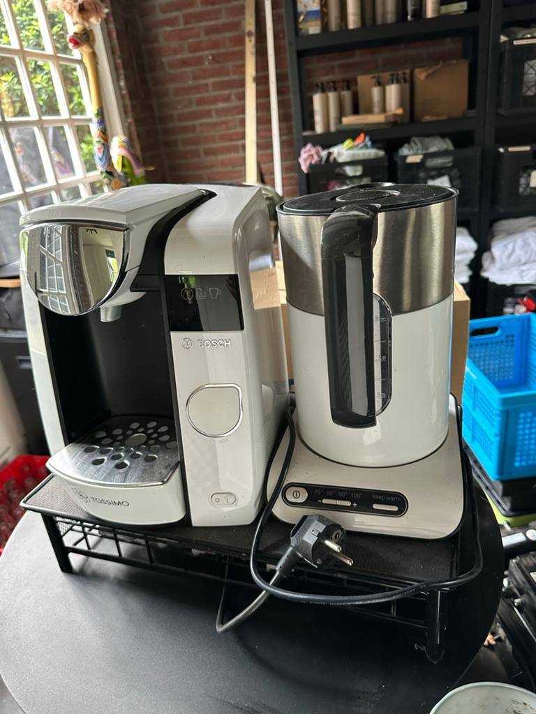 Bosch Tassimo koffiezetapparaat met waterkoker, Witgoed en Apparatuur, Koffiezetapparaten, Koffiepads en cups, Gebruikt, Koffiemachine