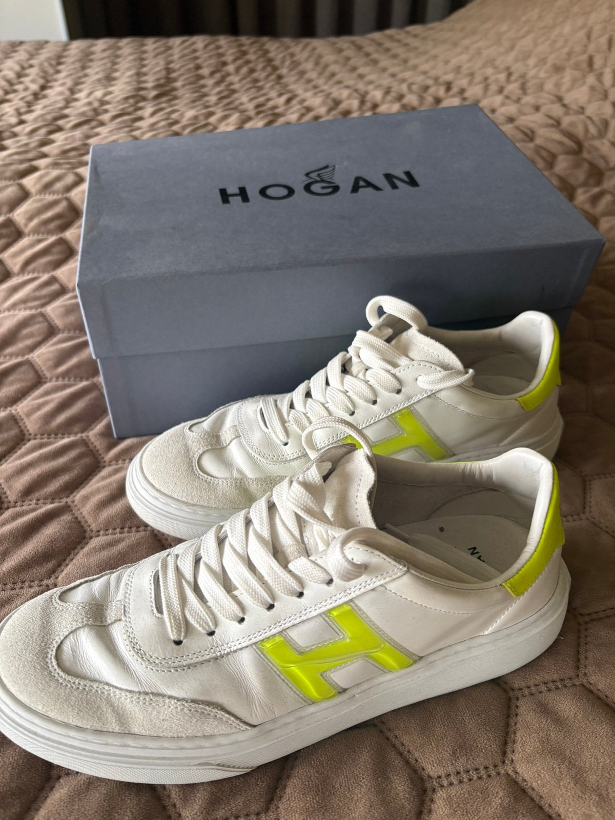 Hogan sneakers zgan mt 39, Ophalen of Verzenden, Zo goed als nieuw, Sneakers of Gympen