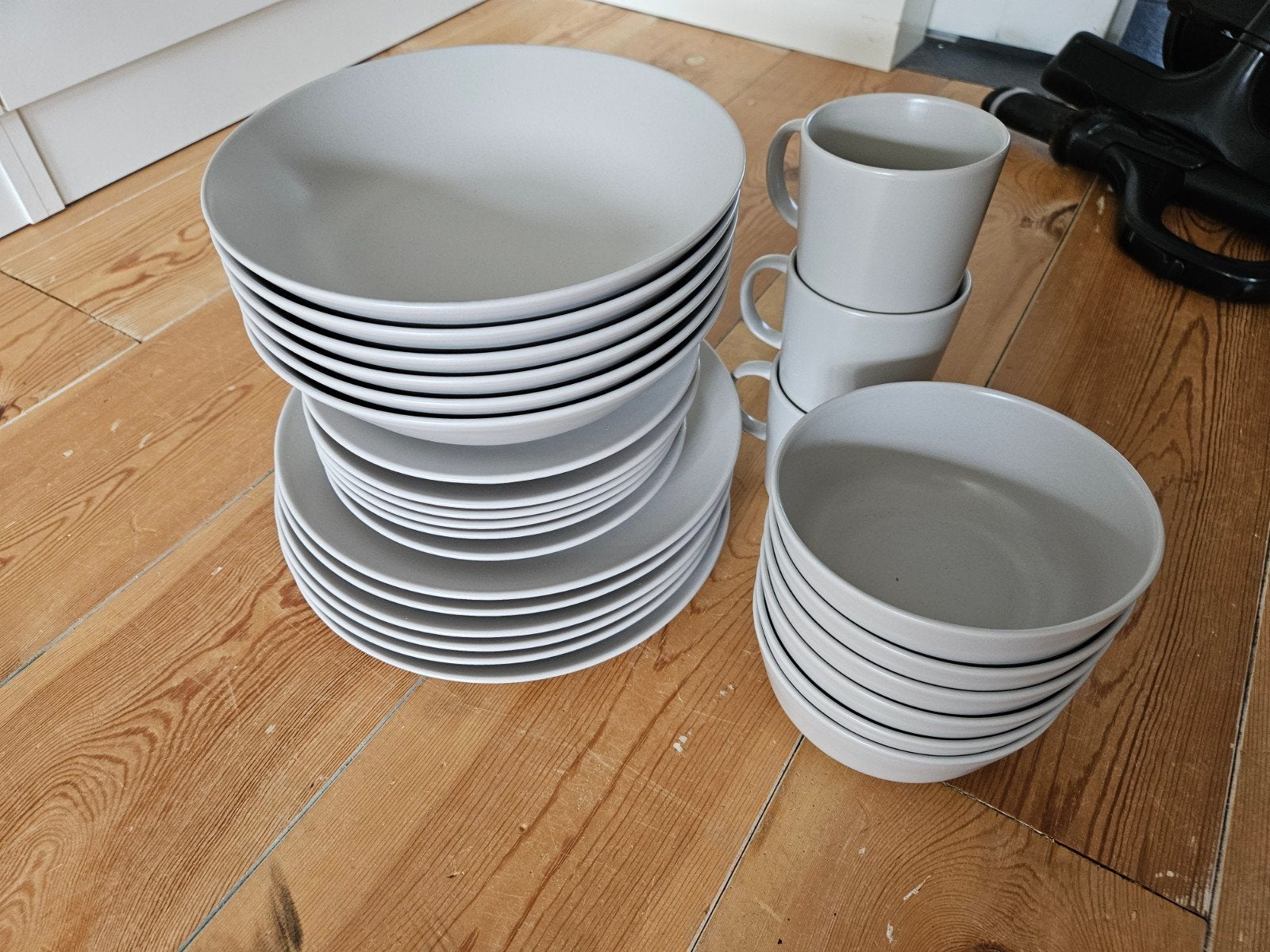 IKEA serviesset + mokken, Ophalen, Zo goed als nieuw, Overige stijlen, Porselein