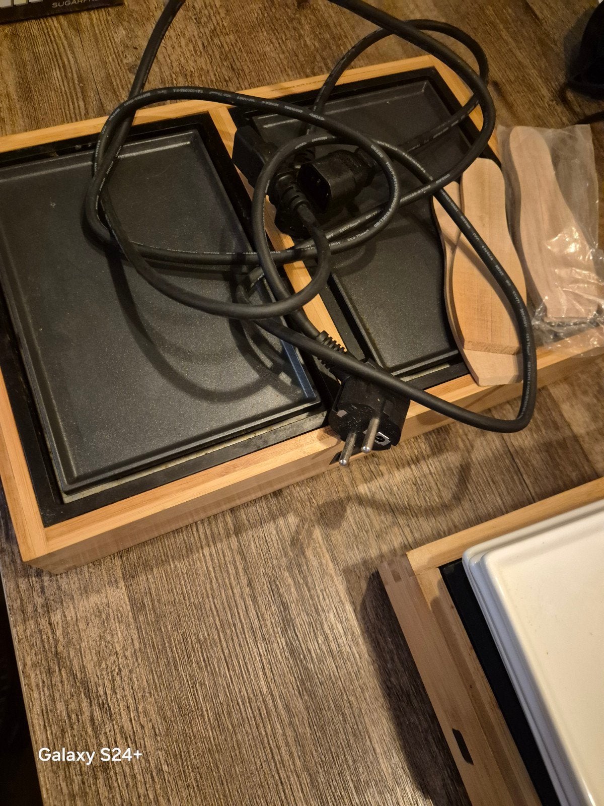 Gourmetstel voor 4 personen met bordjes en spatels, Ophalen, Zo goed als nieuw