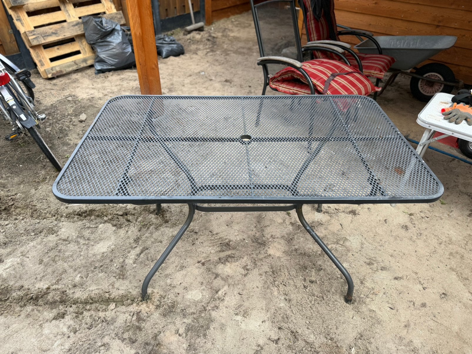 Tuintafel gratis af te halen, Ophalen, Gebruikt, Rechthoekig, Hout