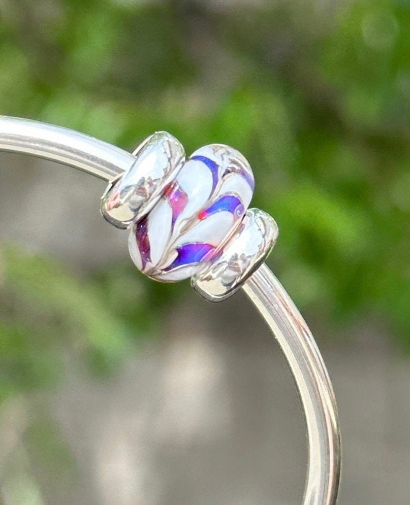 Trollbeads Dove Feathers Bead(people's uniques 2022), Ophalen of Verzenden, Zo goed als nieuw, Zilver, Trollbeads