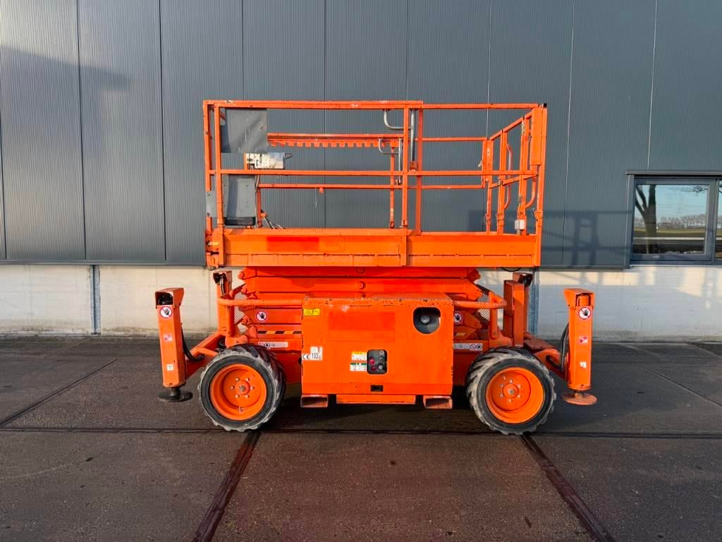 Skyjack SJ6832RT Schaarhoogwerker 12 meter (bj 2015)