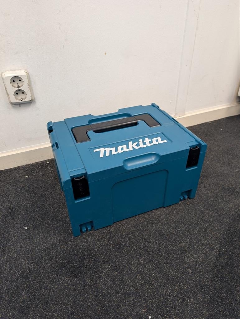 Makita 821551-8 Mbox Nr. 3 - 215mm hoog, Ophalen, Nieuw