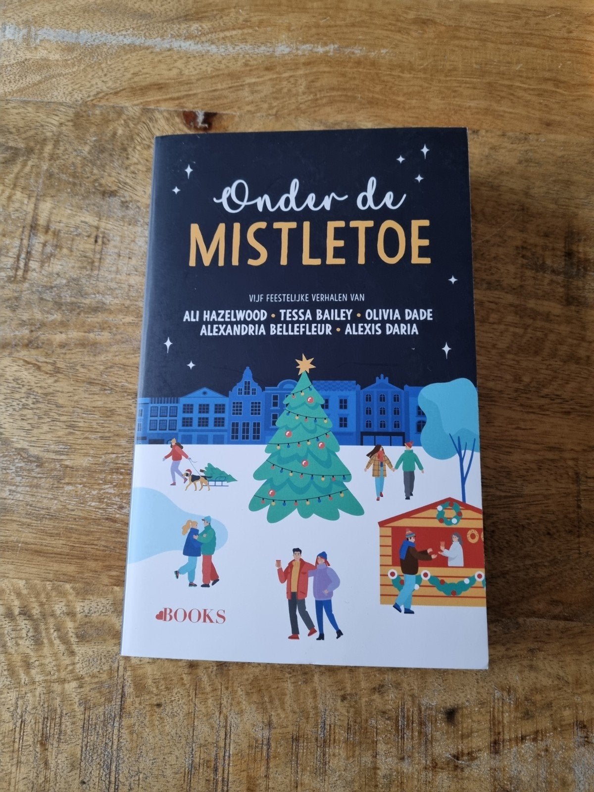 Ali Hazelwood - Onder de mistletoe, Ophalen, Zo goed als nieuw, Ali Hazelwood; Tessa Bailey; Alexandria Bellefleur; Olivia Da...