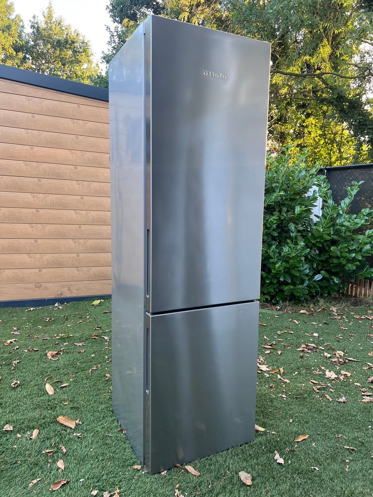 Miele NoFrost, Ophalen, 200 liter of meer, 60 cm of meer, Met aparte vriezer