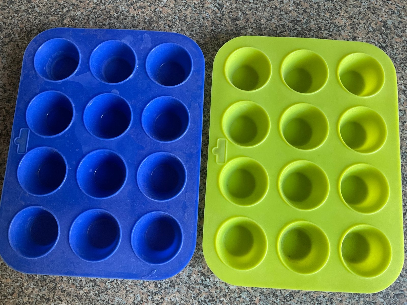 Siliconen cupcake/muffin bakvorm, 2 stuks, Ophalen of Verzenden, Gebruikt, Cupcakes, Bakvorm
