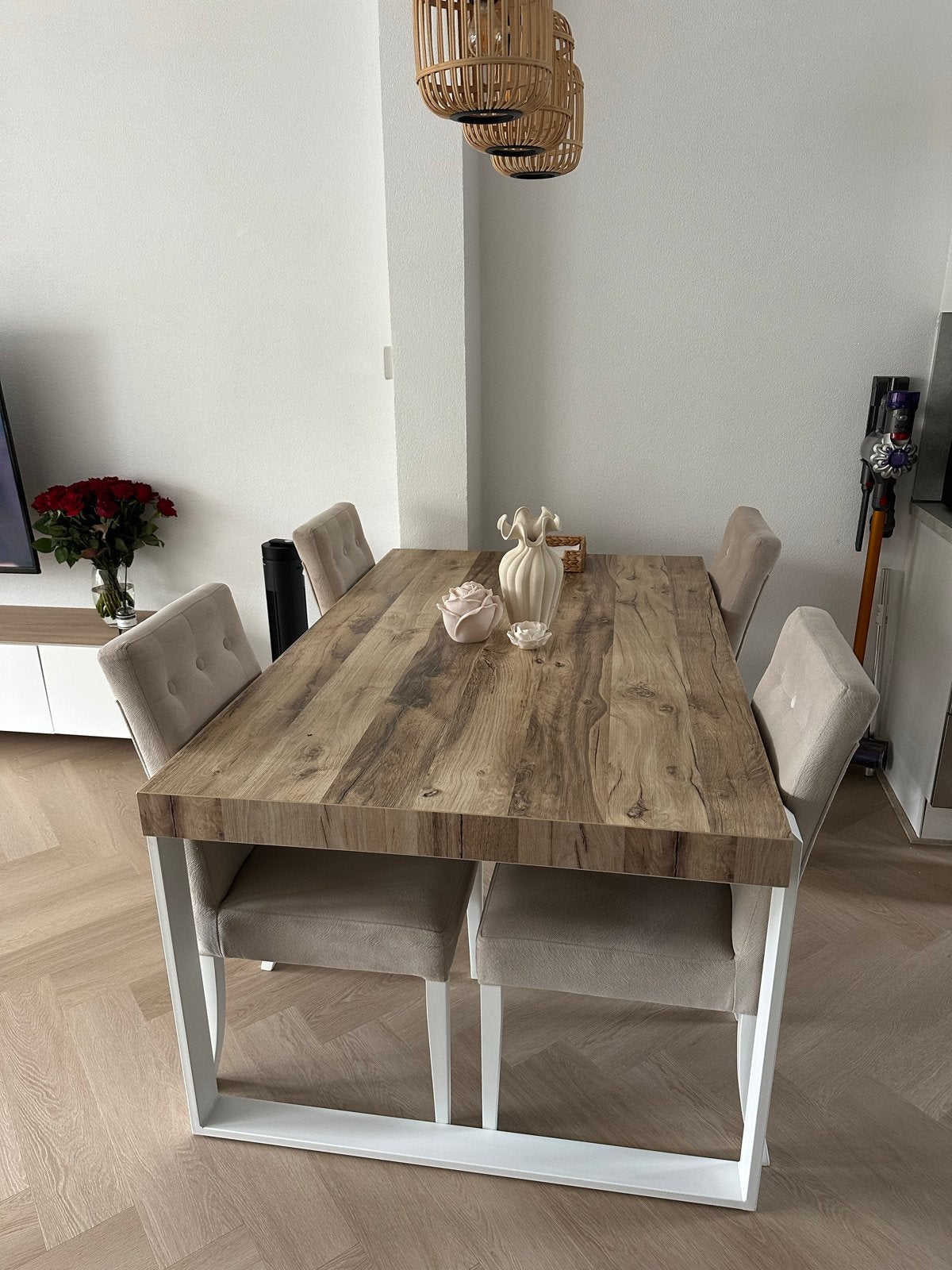 MOET WEGG!! Houten Eettafel MET 6 beige stoelen, Huis en Inrichting, Ophalen, 50 tot 100 cm, Zo goed als nieuw, Vijf personen of meer