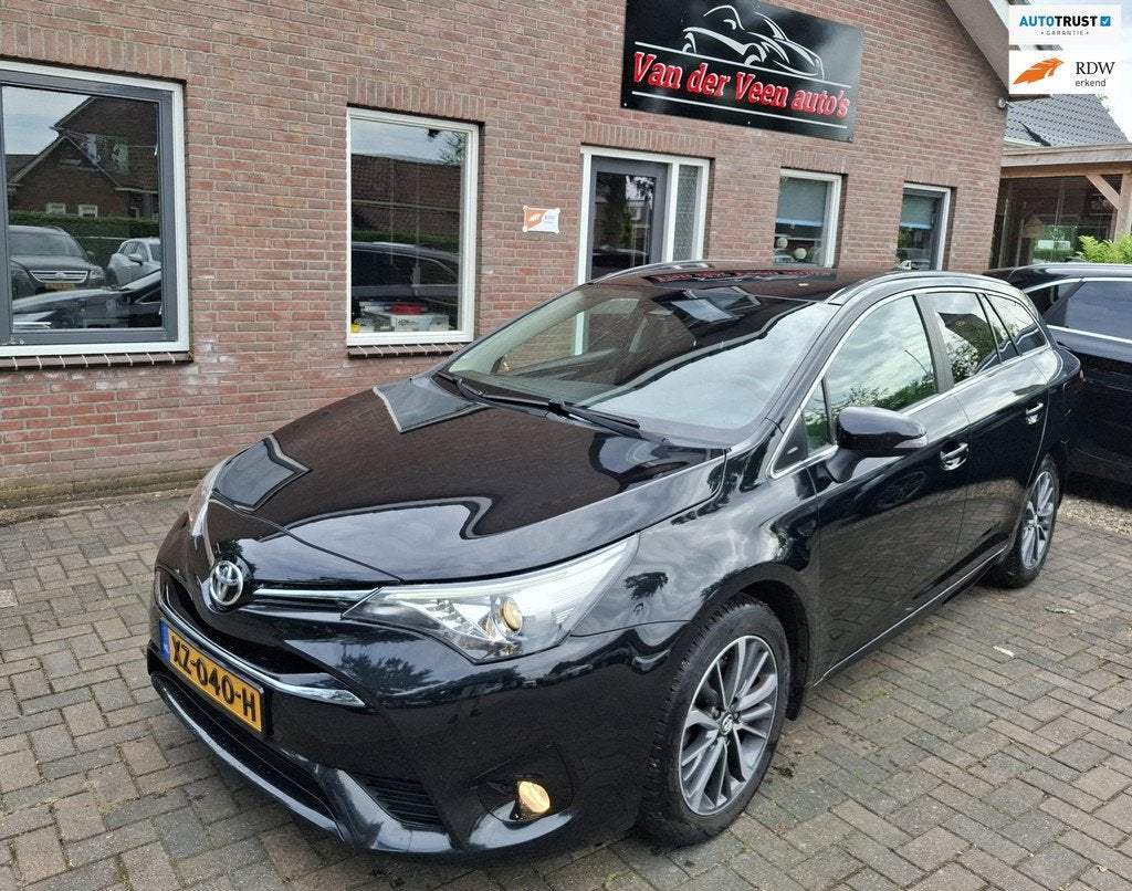 Toyota Avensis Touring Sports 1.8 VVT-i SkyView Edition. O.a, Auto's, Toyota, Stoelverwarming, Stof, 4 cilinders, Zwart