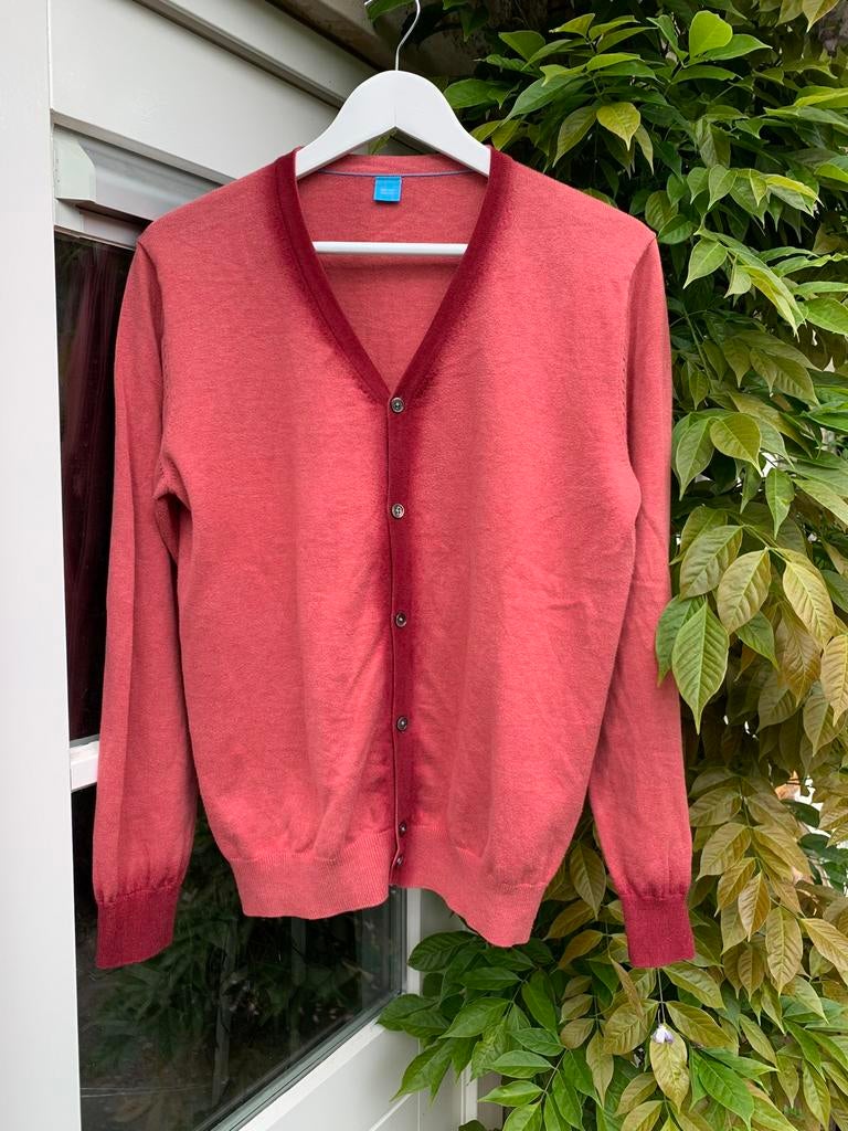 British Indigo heren cardigan in koraalkleur, maat Medium, Ophalen of Verzenden, Zo goed als nieuw