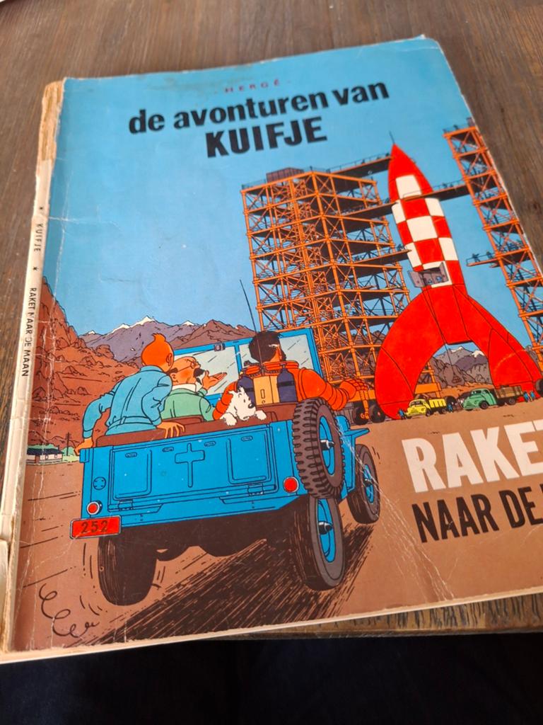 Kuifje: Raket naar de Maan (1962). Tekst voorin, Eén stripboek, Ophalen of Verzenden, Gelezen