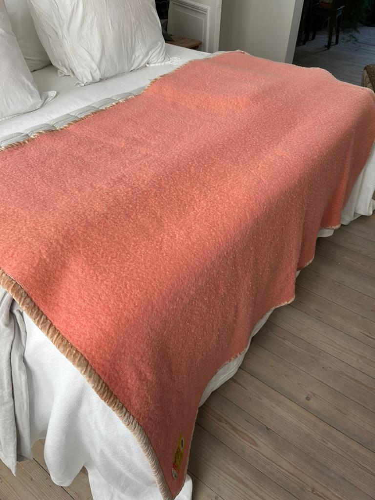 VINTAGE DEKEN SOLE MIO 100%WOL ROZE BED, Huis en Inrichting, Slaapkamer | Beddengoed, Ophalen of Verzenden, Zo goed als nieuw
