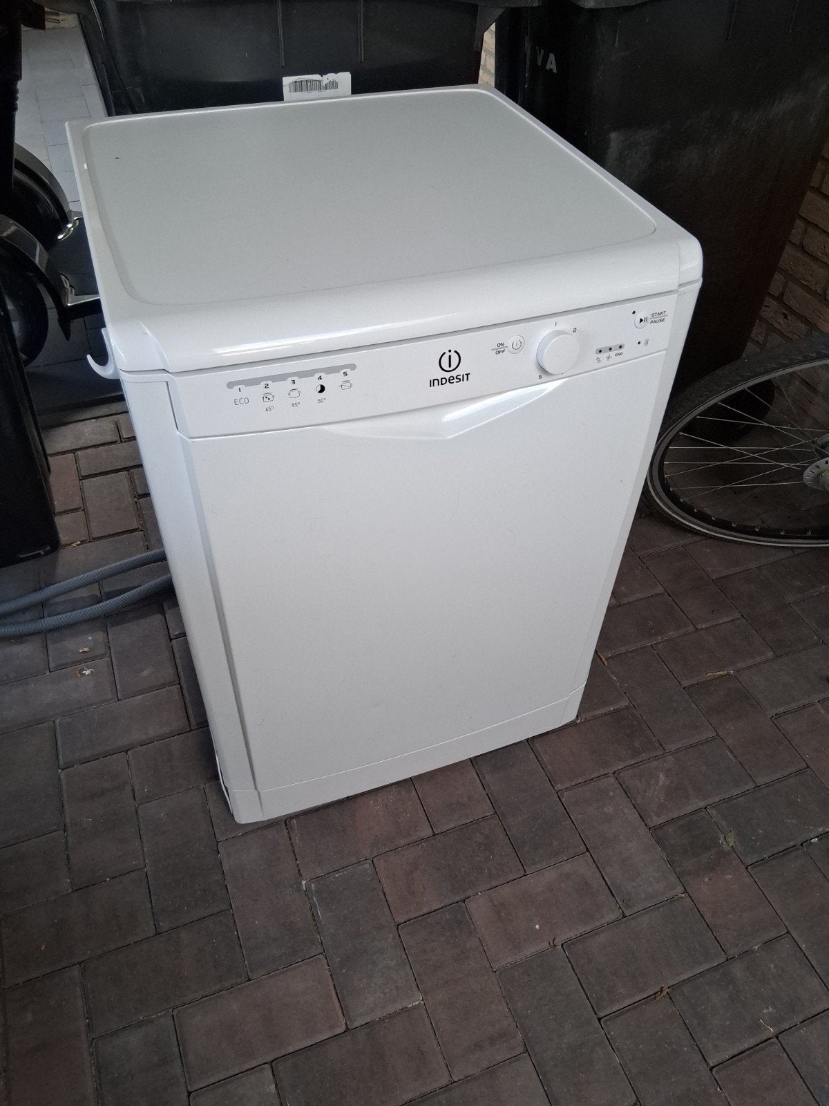 Indesit vrijstaande 60 cm vaatwasser, Witgoed en Apparatuur, Ophalen, Gebruikt, 60 cm of meer, Minder dan 10 liter