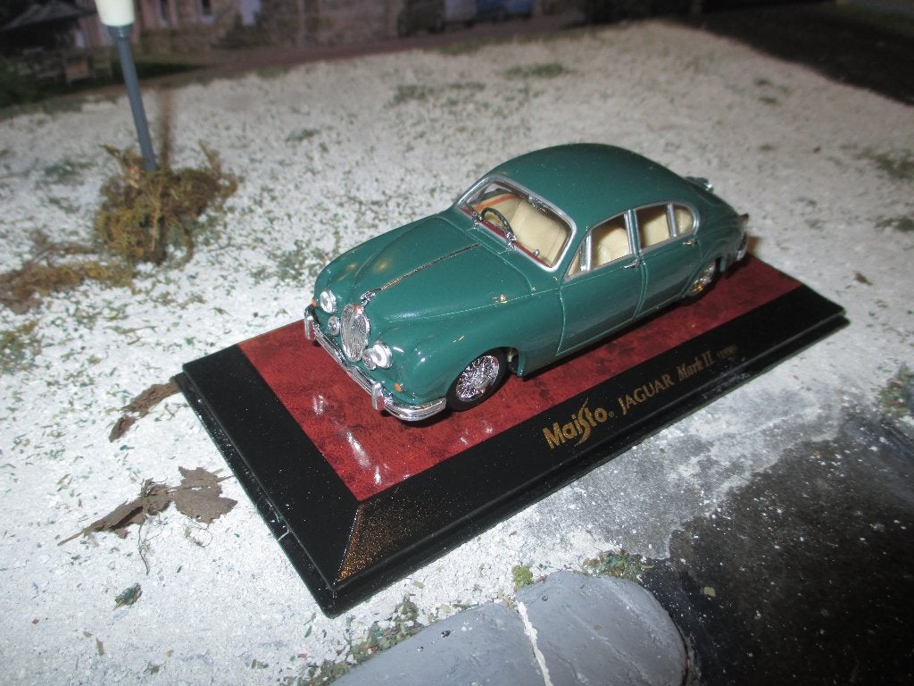1/43 Jaguar Mk.2 - Maisto Brit Racing Green/ beige interieur, Ophalen of Verzenden, Nieuw, Auto, Overige merken