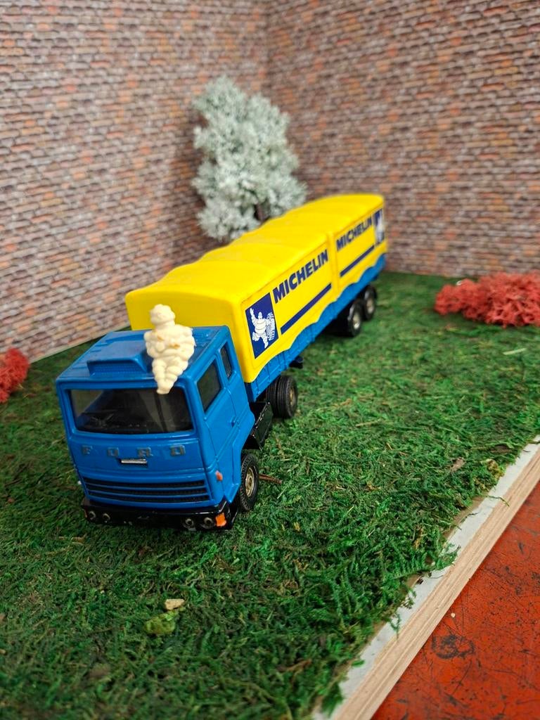 Corgi toys, Hobby en Vrije tijd, Modelauto's | 1:43, Ophalen of Verzenden, Zo goed als nieuw, Bus of Vrachtwagen, Corgi
