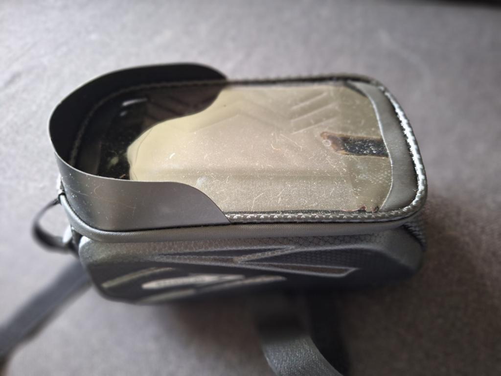 Fietstas met telefoonhouder, Ophalen