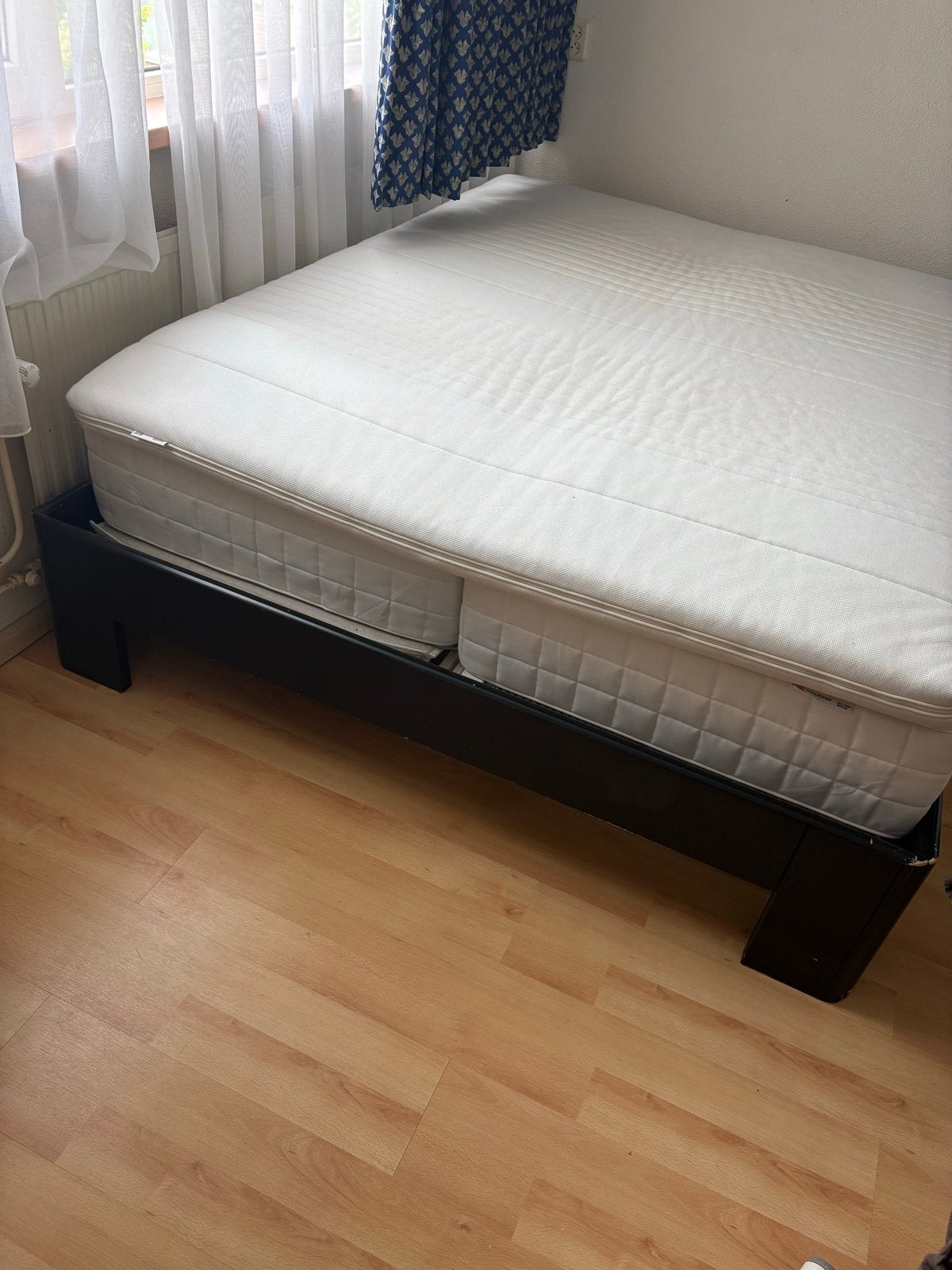 Zwart bedframe met matras - 160x200 cm, Ophalen, Gebruikt, Zwart, Tweepersoons