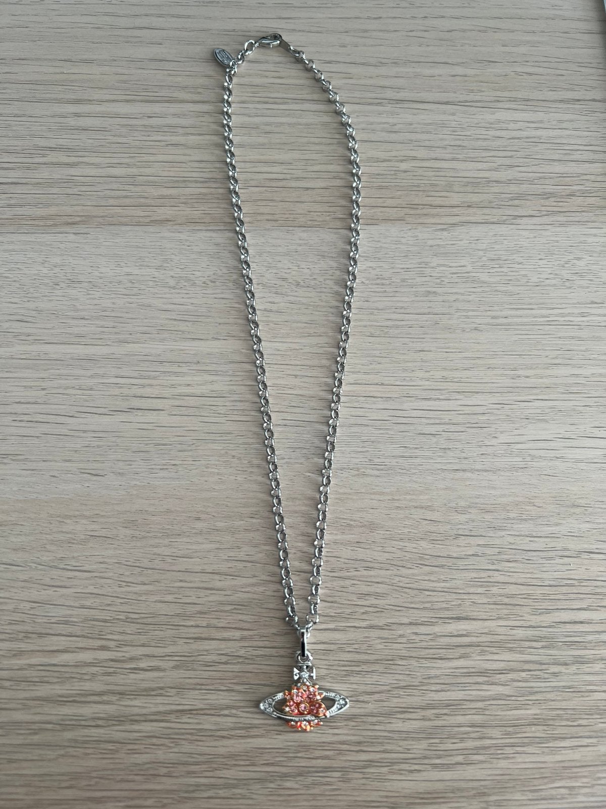 Vivienne westwood lotus flower necklace, Sieraden, Tassen en Uiterlijk, Kettingen, Ophalen of Verzenden, Zo goed als nieuw