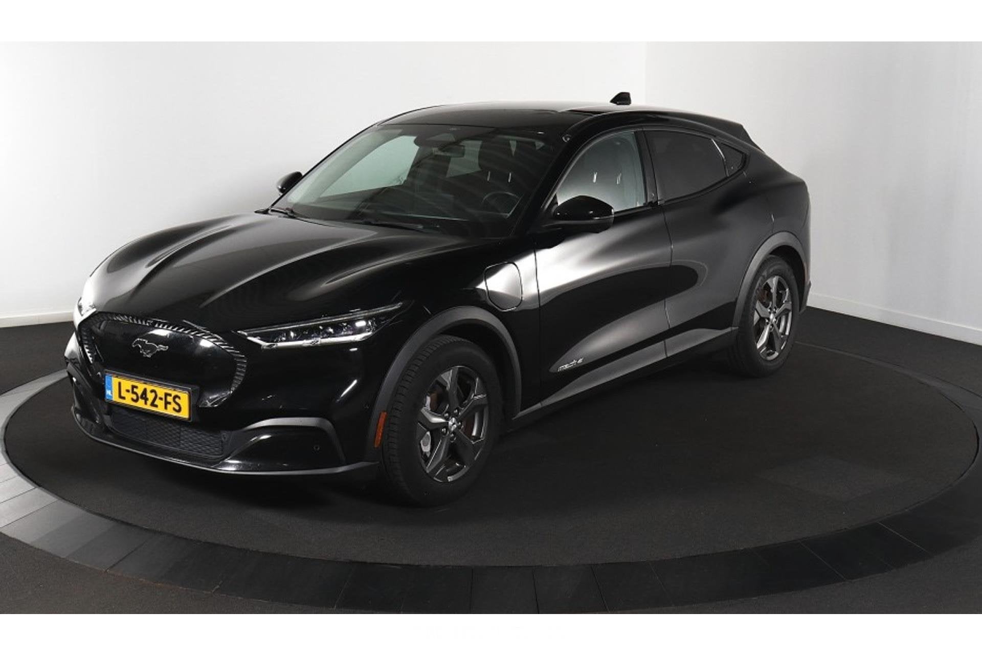 Ford Mustang RWD 75 kWh (bj 2021, automaat), Auto's, Ford, Automaat, 0 cilinders, Gebruikt, Zwart