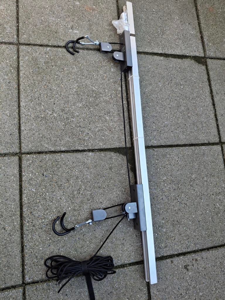 Fietslift / Plafondlift voor fiets - Ruimtebesparend, Ophalen, Zo goed als nieuw