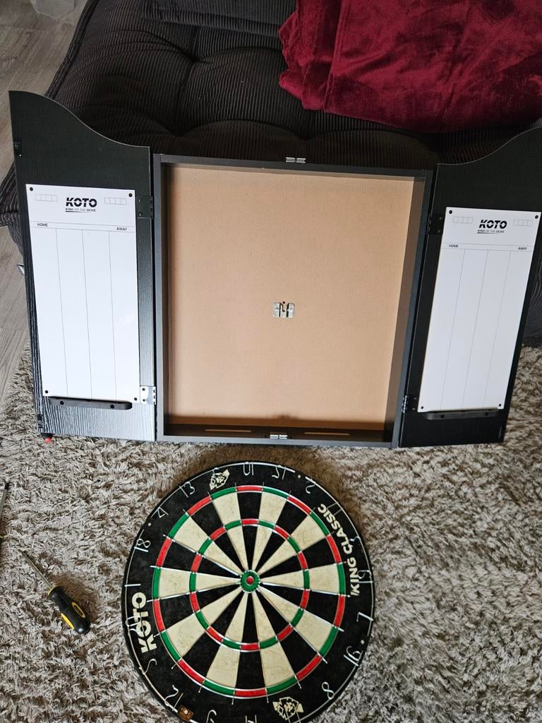 Nieuw dartbord met kast en 3 pijlen, Ophalen, Nieuw, Dartbord